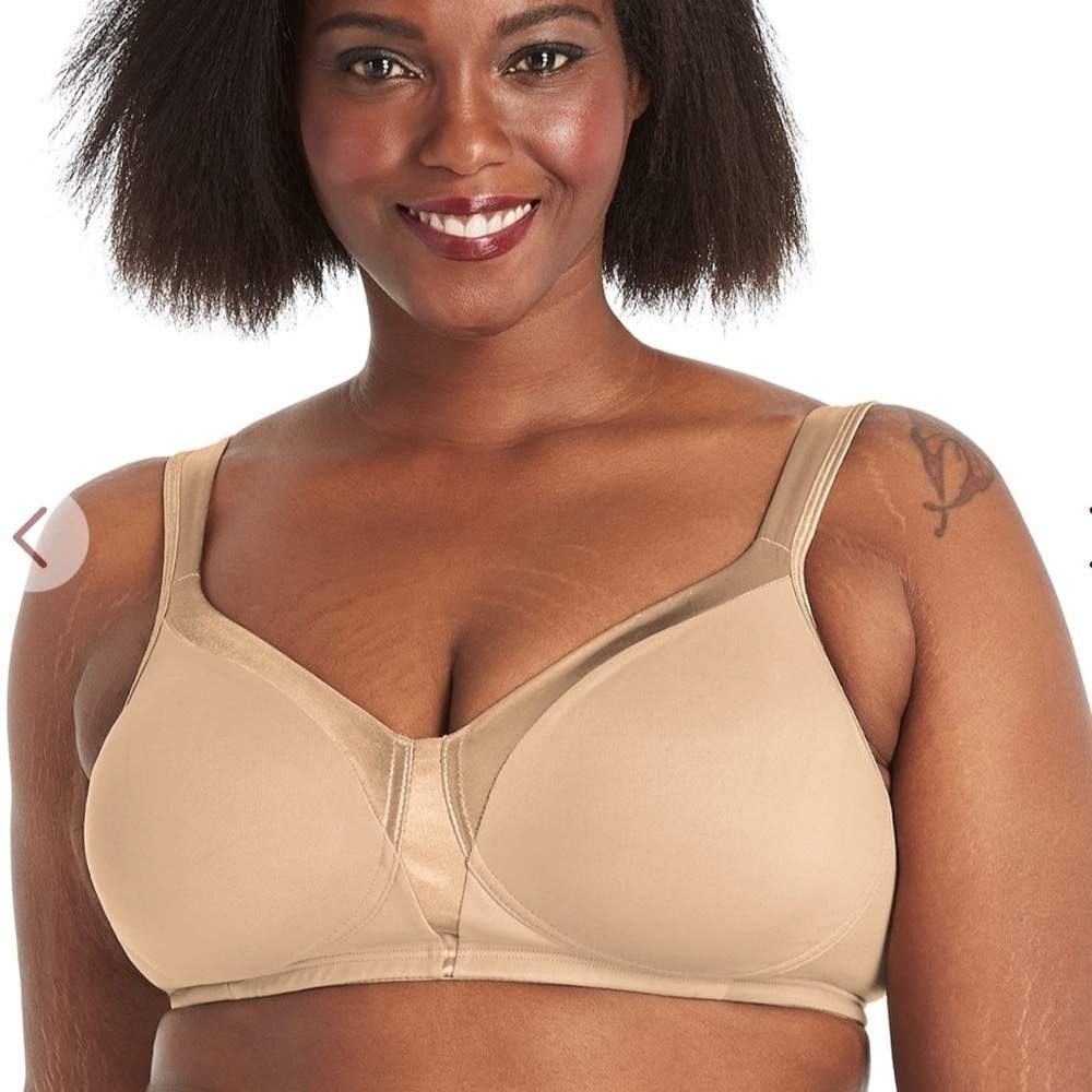 Playtex 18 hr silky, soft smoothing 38C nude bra wire free